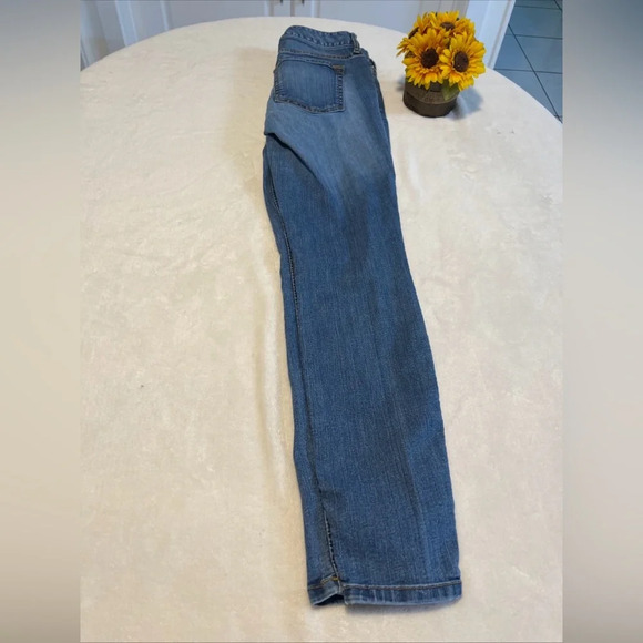 Eddie Bauer Women's Size 2 Blue Curvy Skinny High Rise Medium Wash Stretch Jeans - Picture 2 of 7